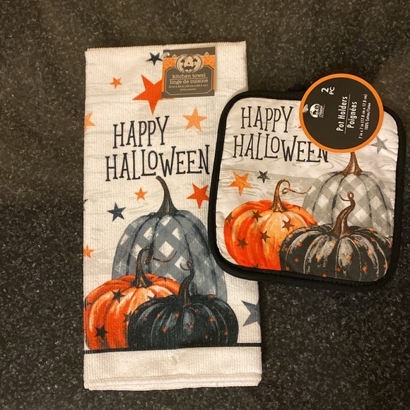 NEW! Halloween Kitchen Towel Set - Picture 4 of 8
